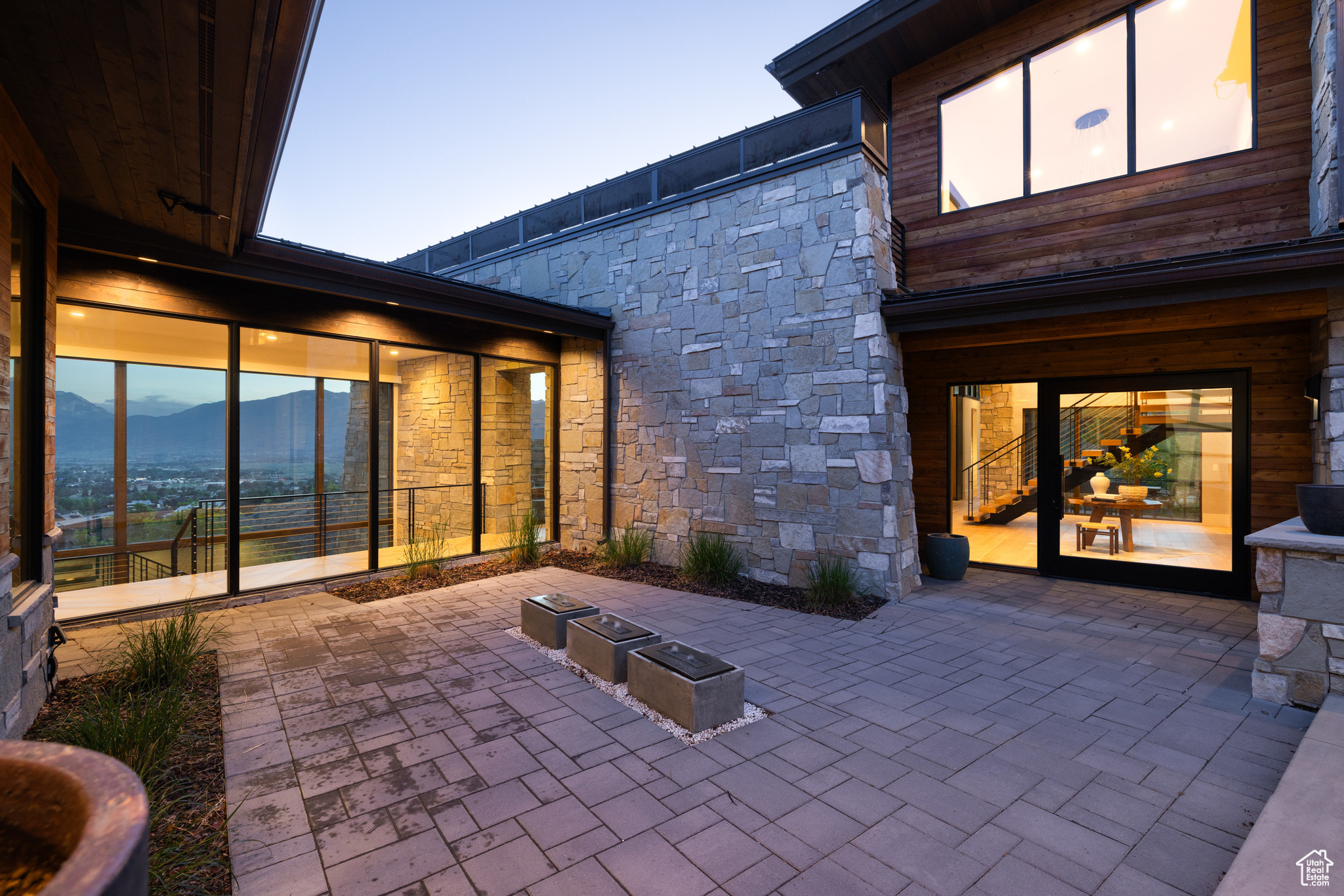 RED LEDGES - Residential