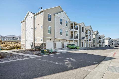 Photo of 14688 S ASTIN LN #Q202, Herriman, UT 84096 (MLS # 2134960)