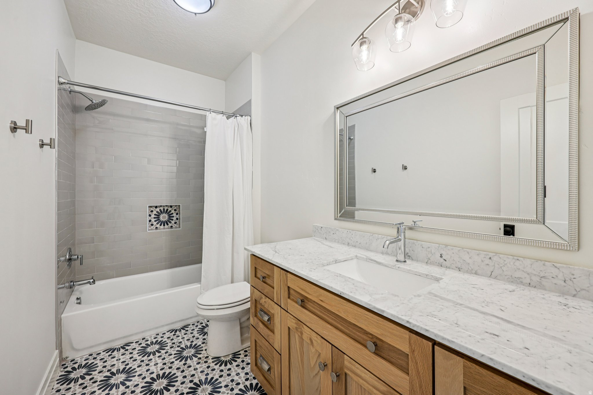 TRAVERSE MOUNTAIN - Residential