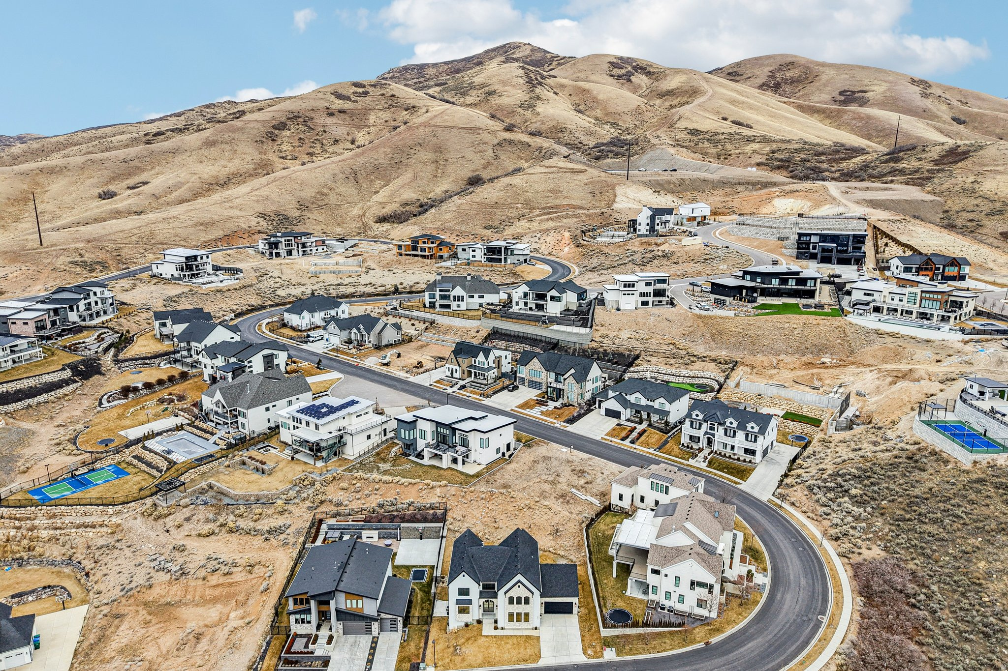 TRAVERSE MOUNTAIN - Residential