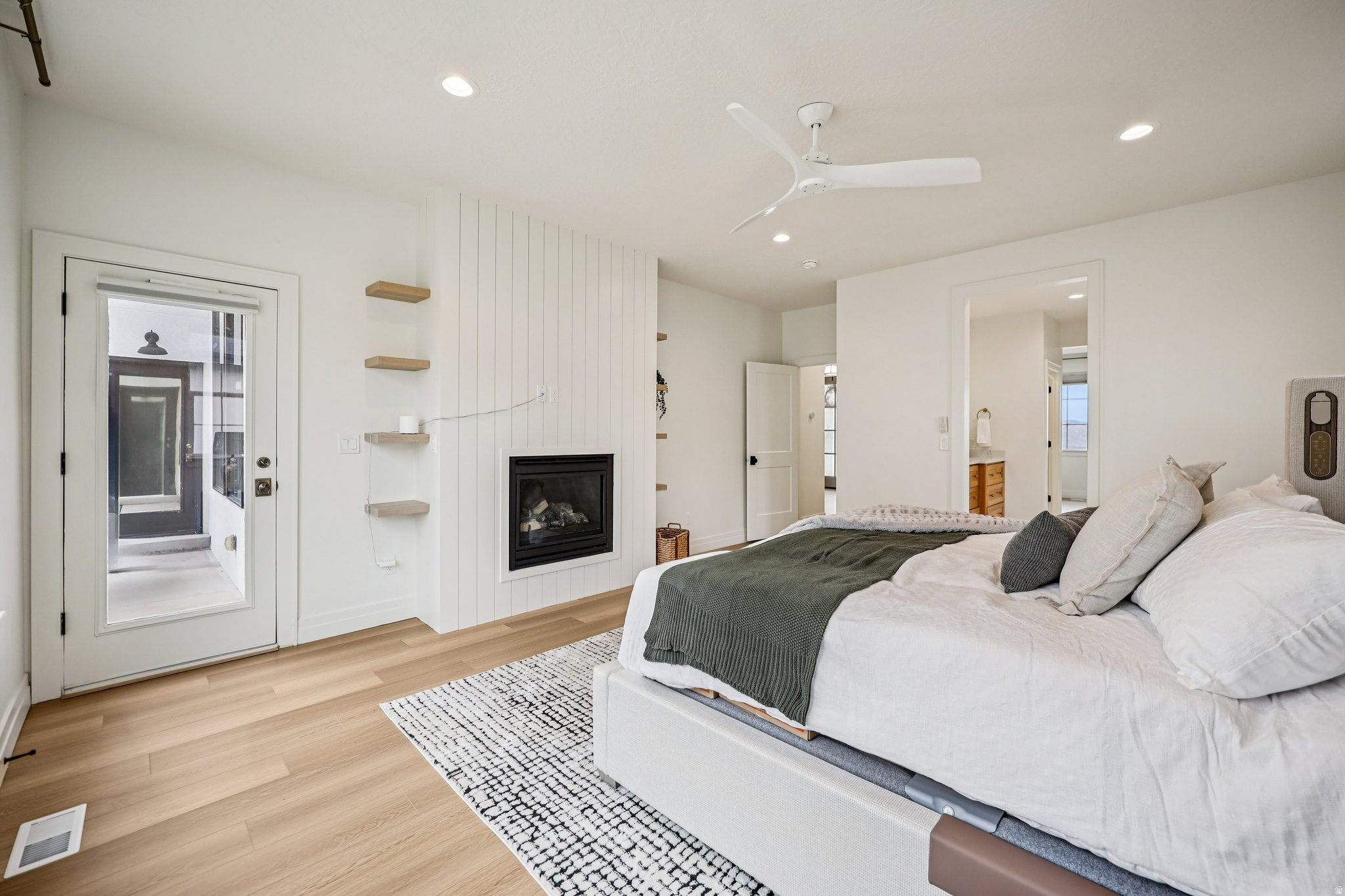 TRAVERSE MOUNTAIN - Residential