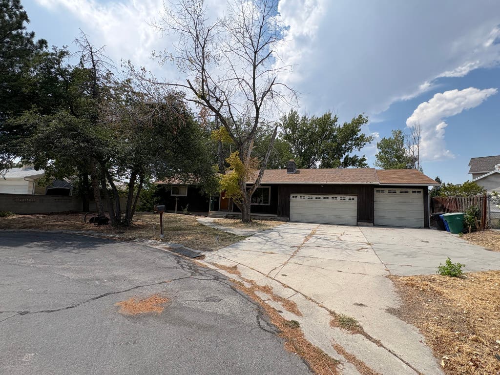 Photo of 8012 S BUENO VISTA DR, West Jordan, UT 84088 (MLS # 2179991)