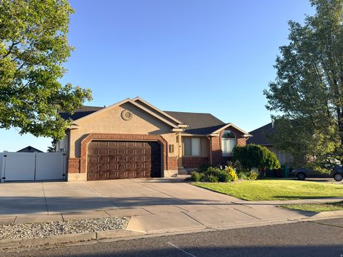 Tiny photo for 955 W 25 N, Clearfield, UT 84015 (MLS # 2157412)