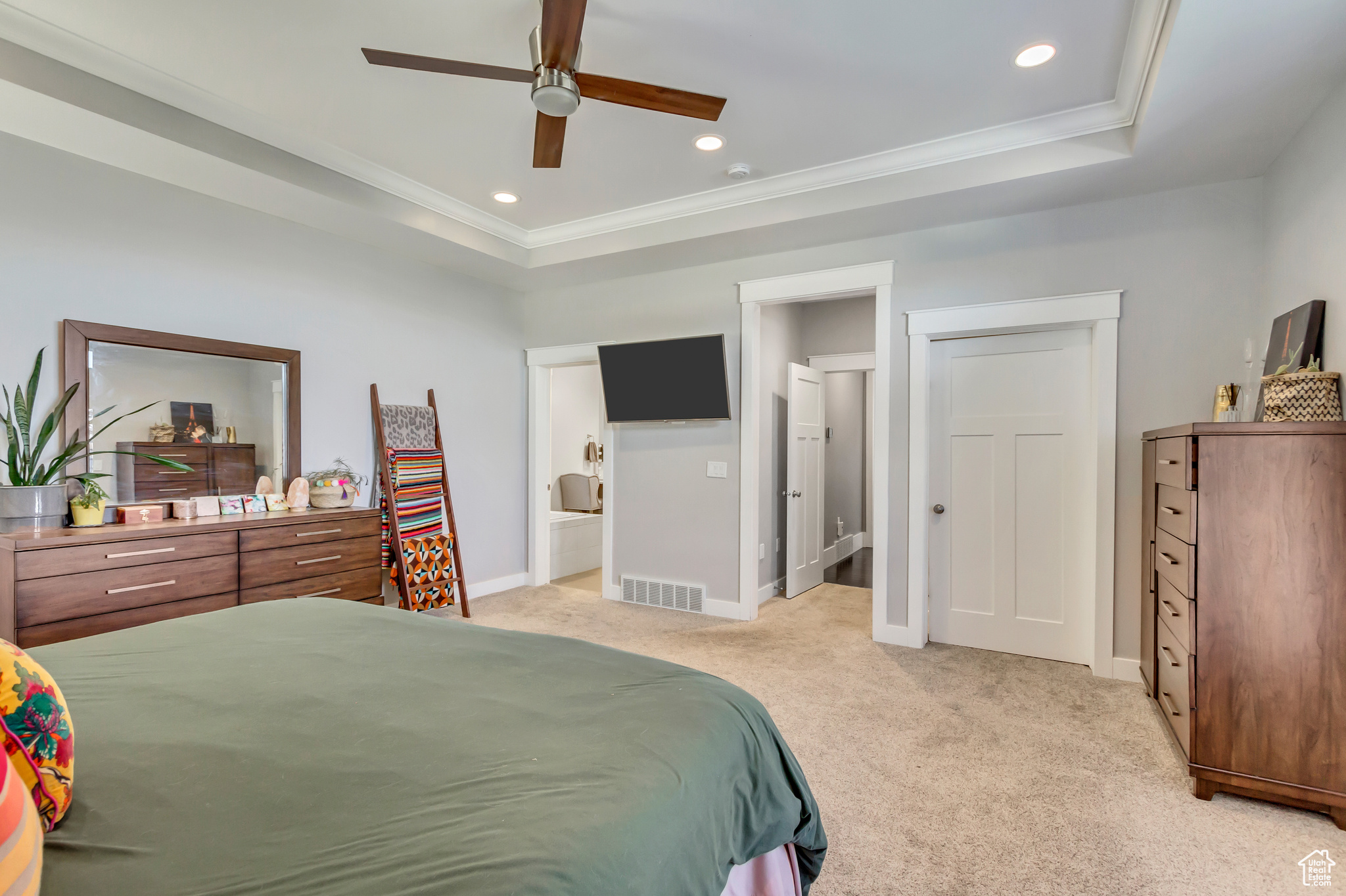 HUGHES ESTATES - Residential