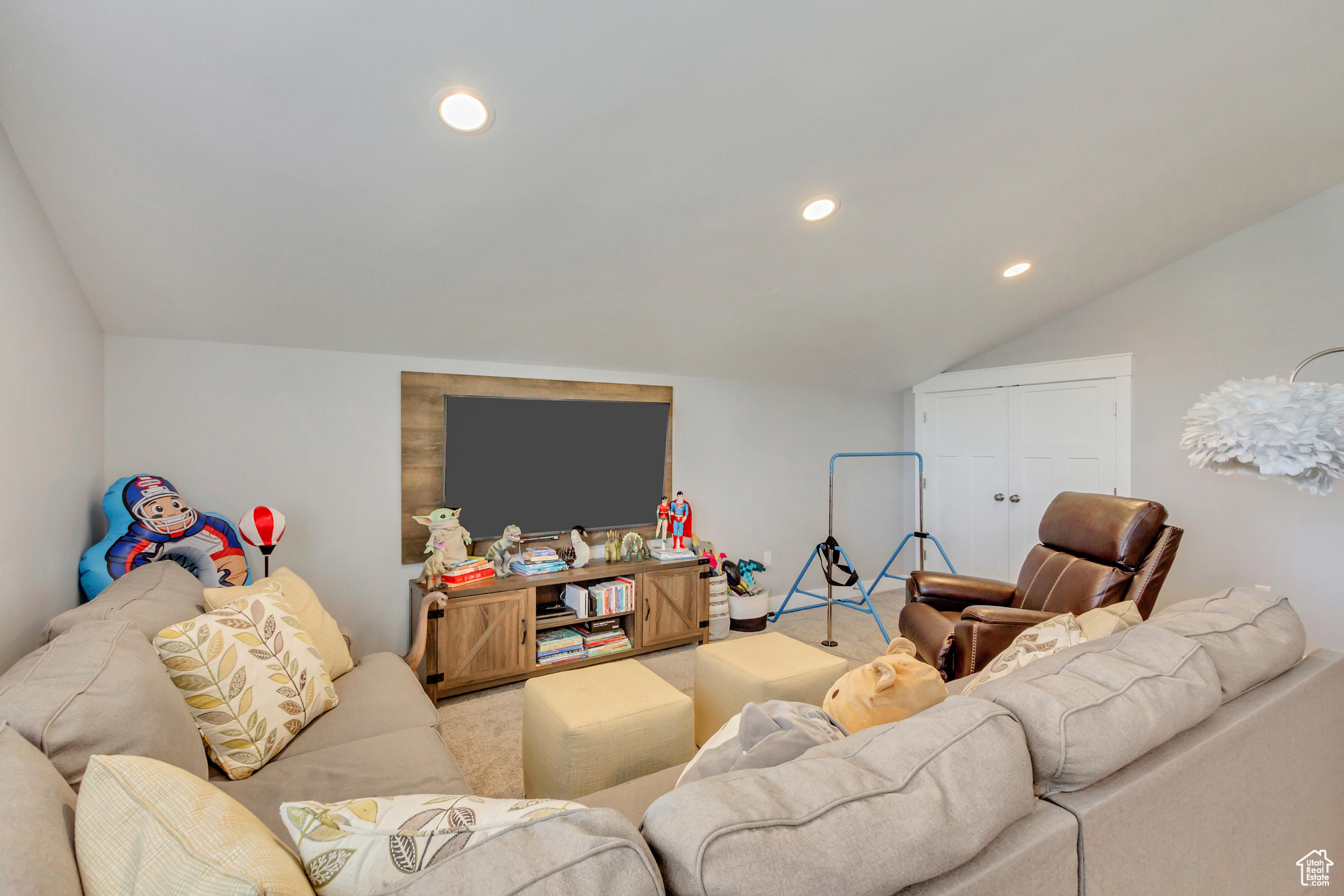 HUGHES ESTATES - Residential