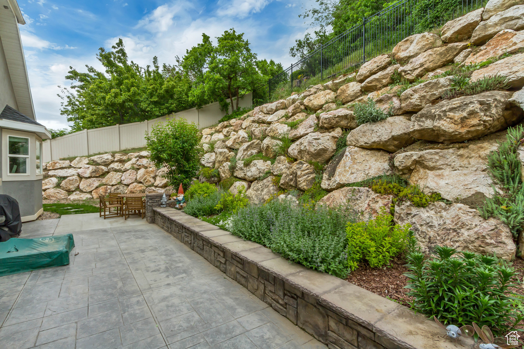 HUGHES ESTATES - Residential