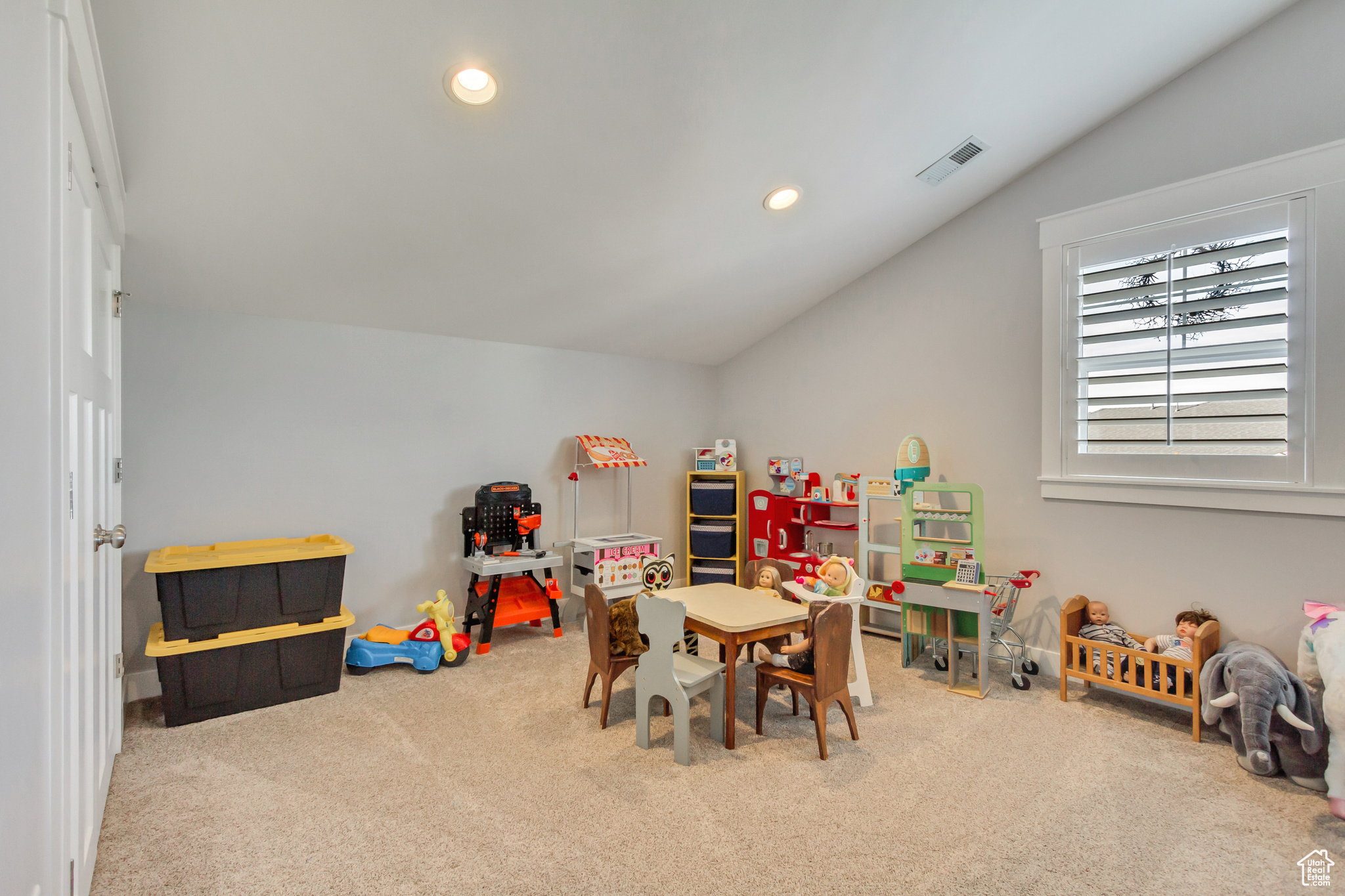 HUGHES ESTATES - Residential