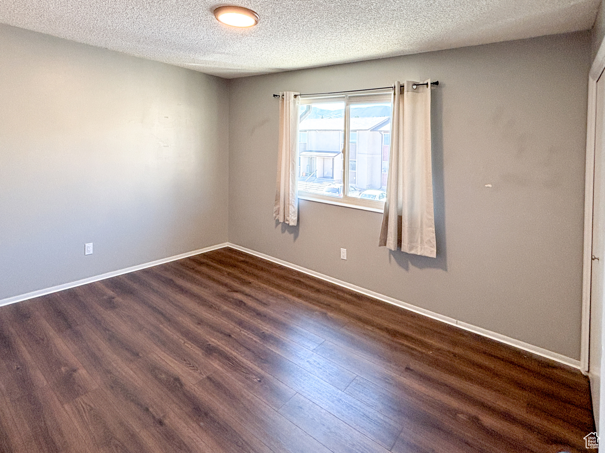 HILLSIDE VILLAS - Residential