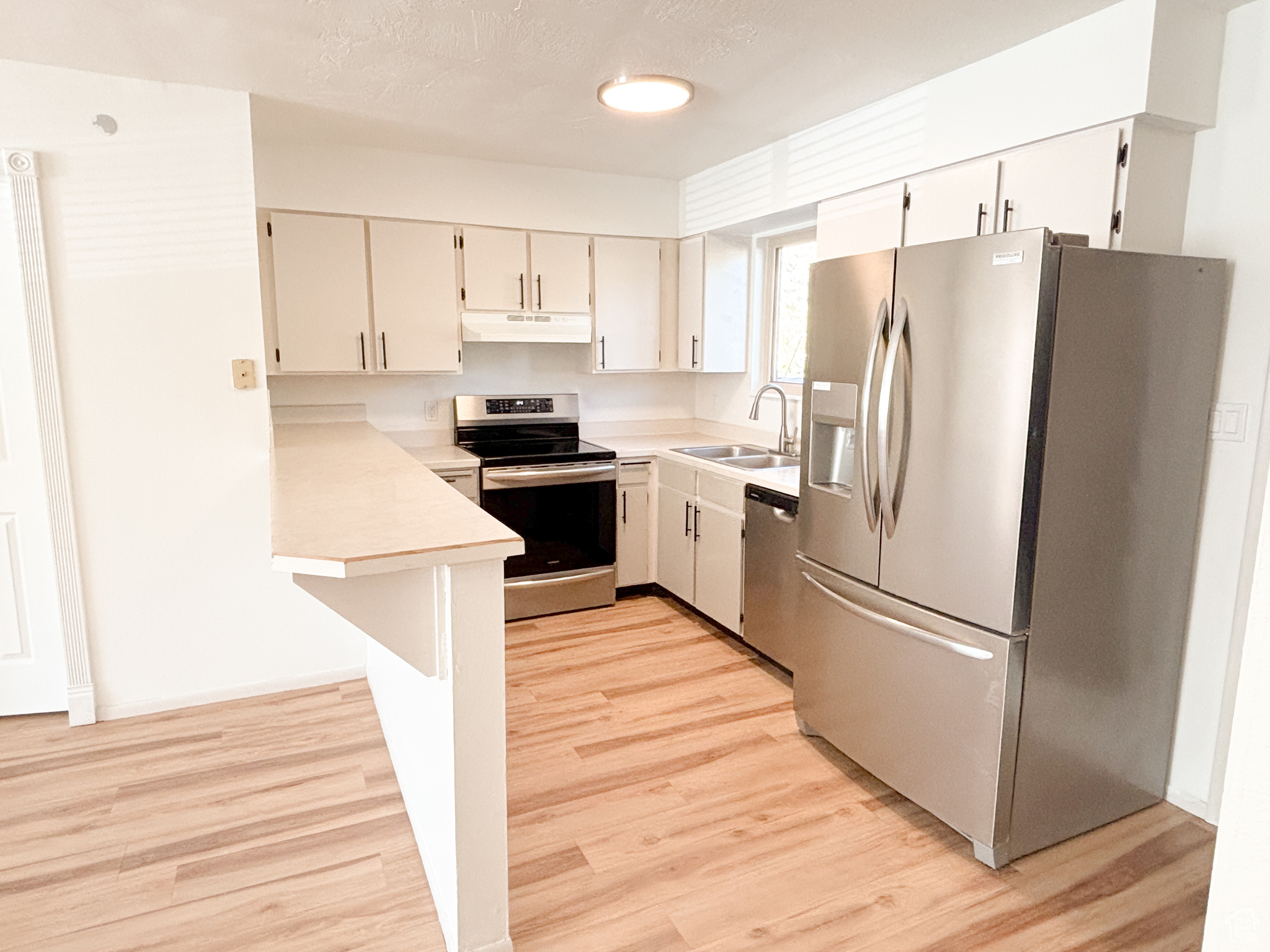 HILLSIDE VILLAS - Residential