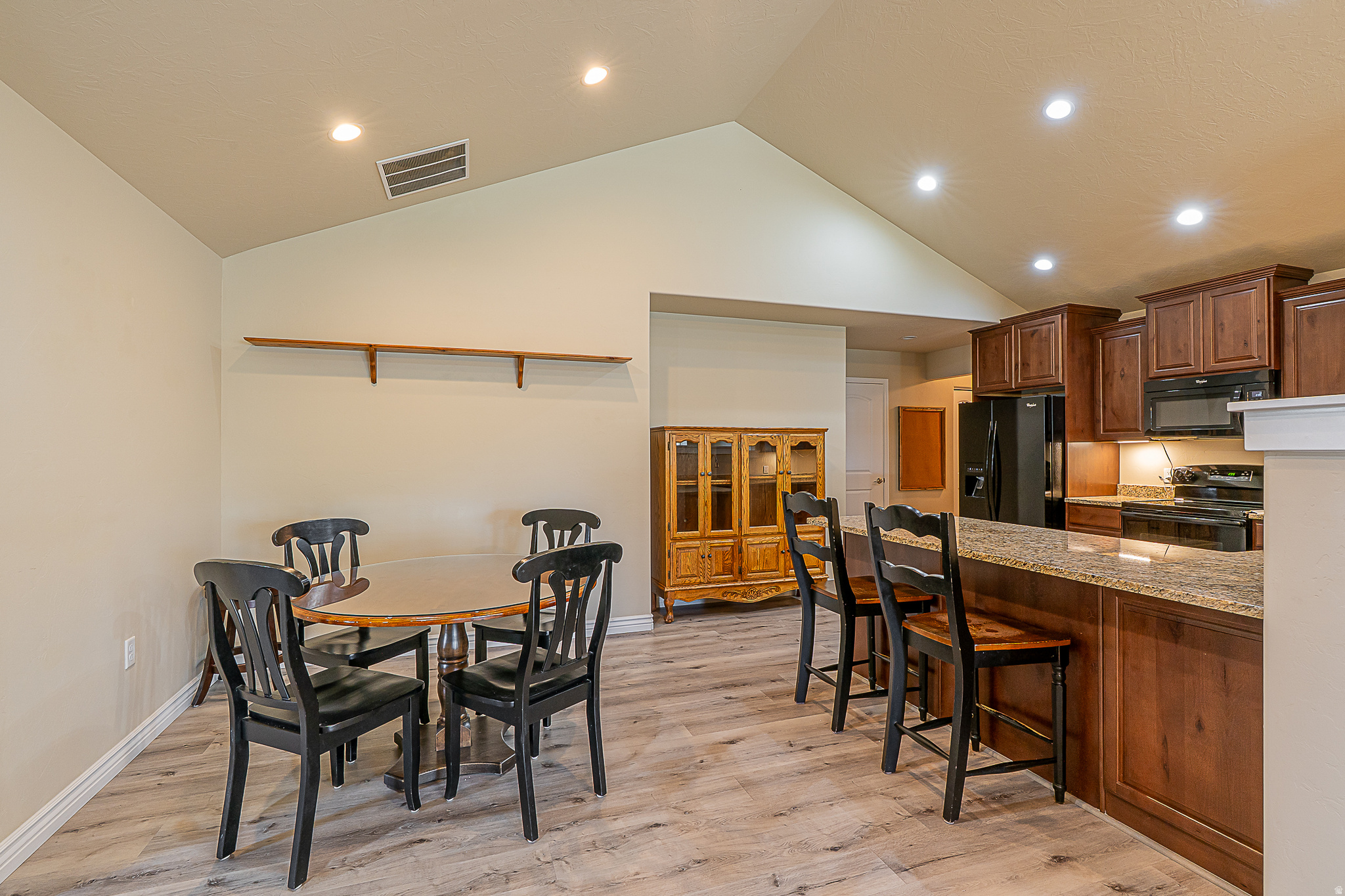 TOWNE CENTER VILLAS - Residential