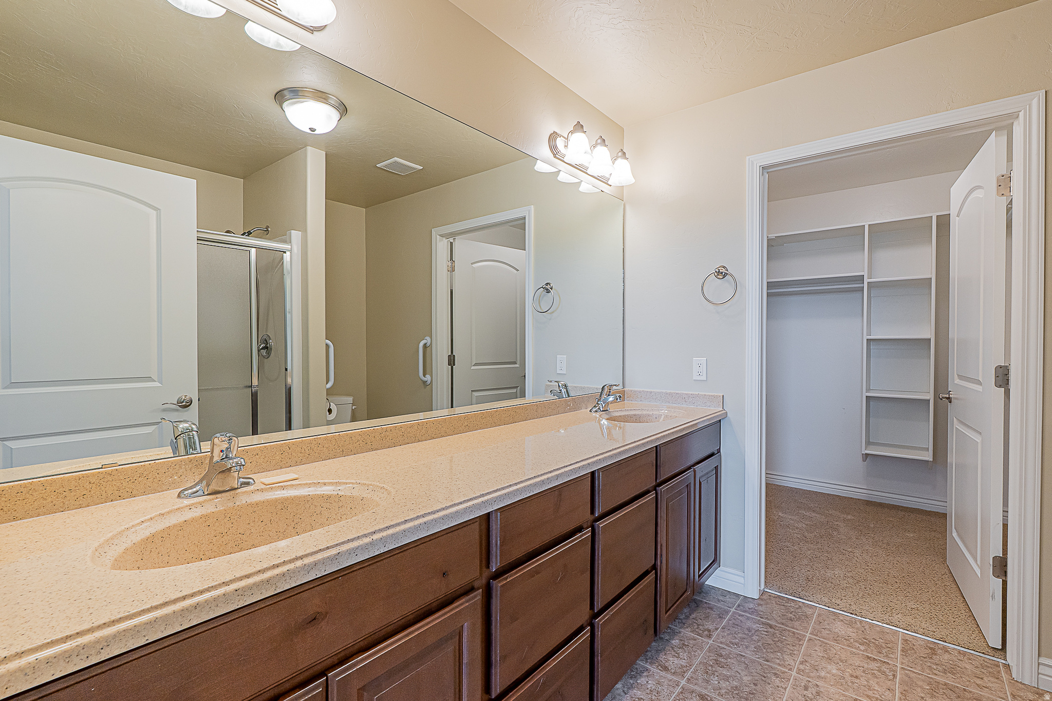 TOWNE CENTER VILLAS - Residential