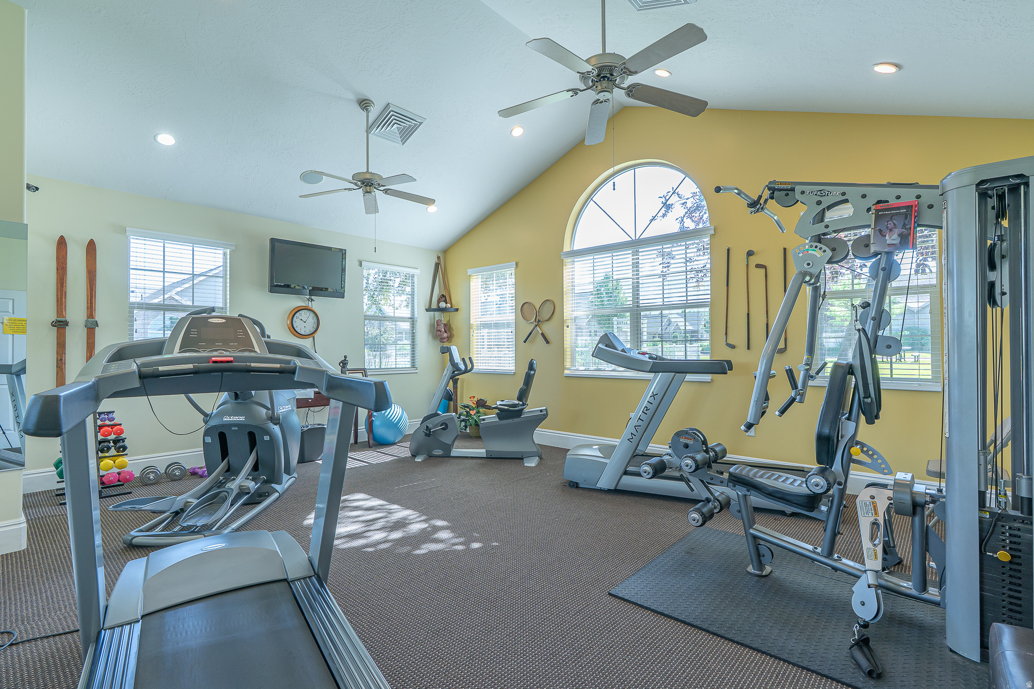 TOWNE CENTER VILLAS - Residential