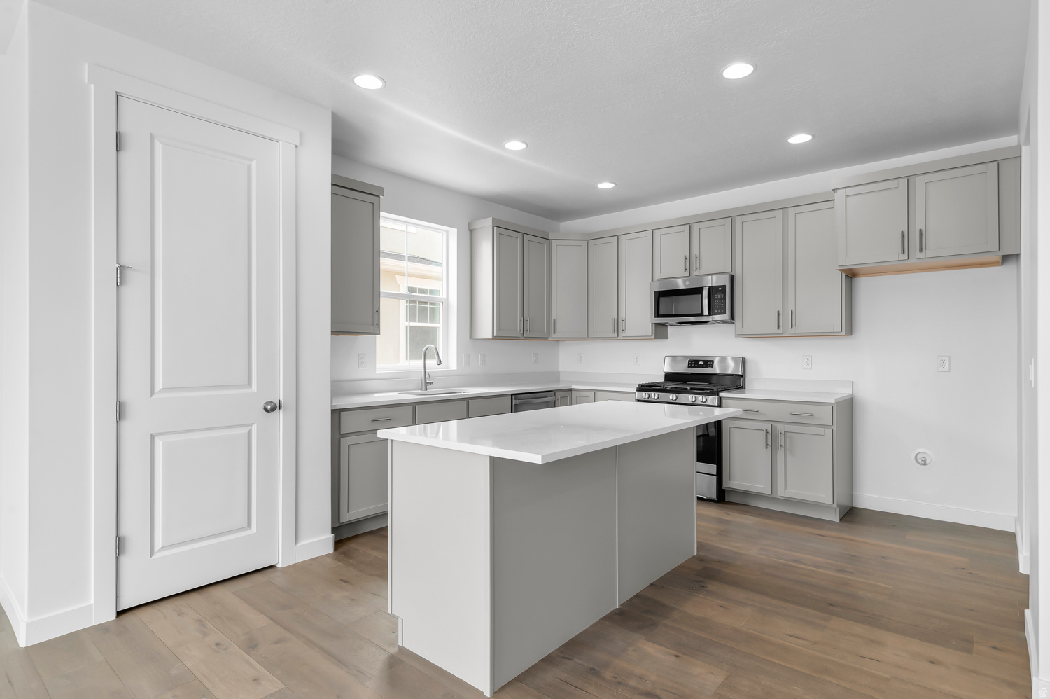 OVERLAND COLLECTION V2 295 - Residential