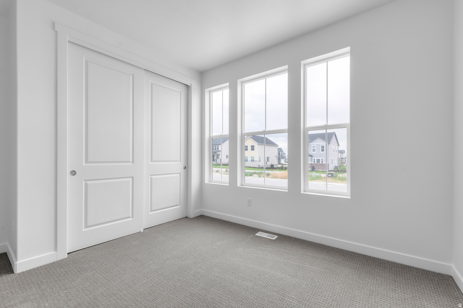 OVERLAND COLLECTION V2 295 - Residential