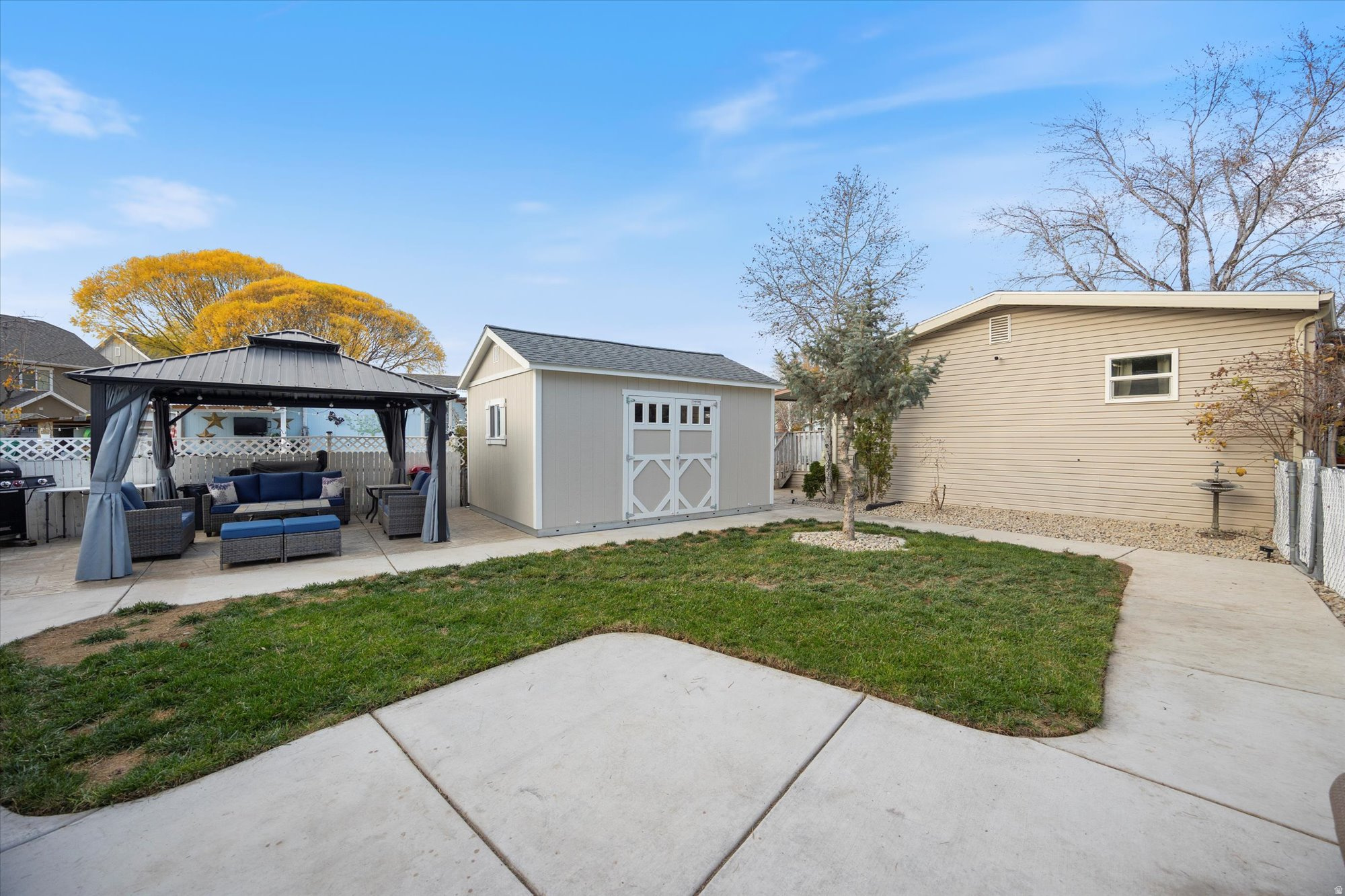 CRESCENTWOOD VILLAGE - Residential