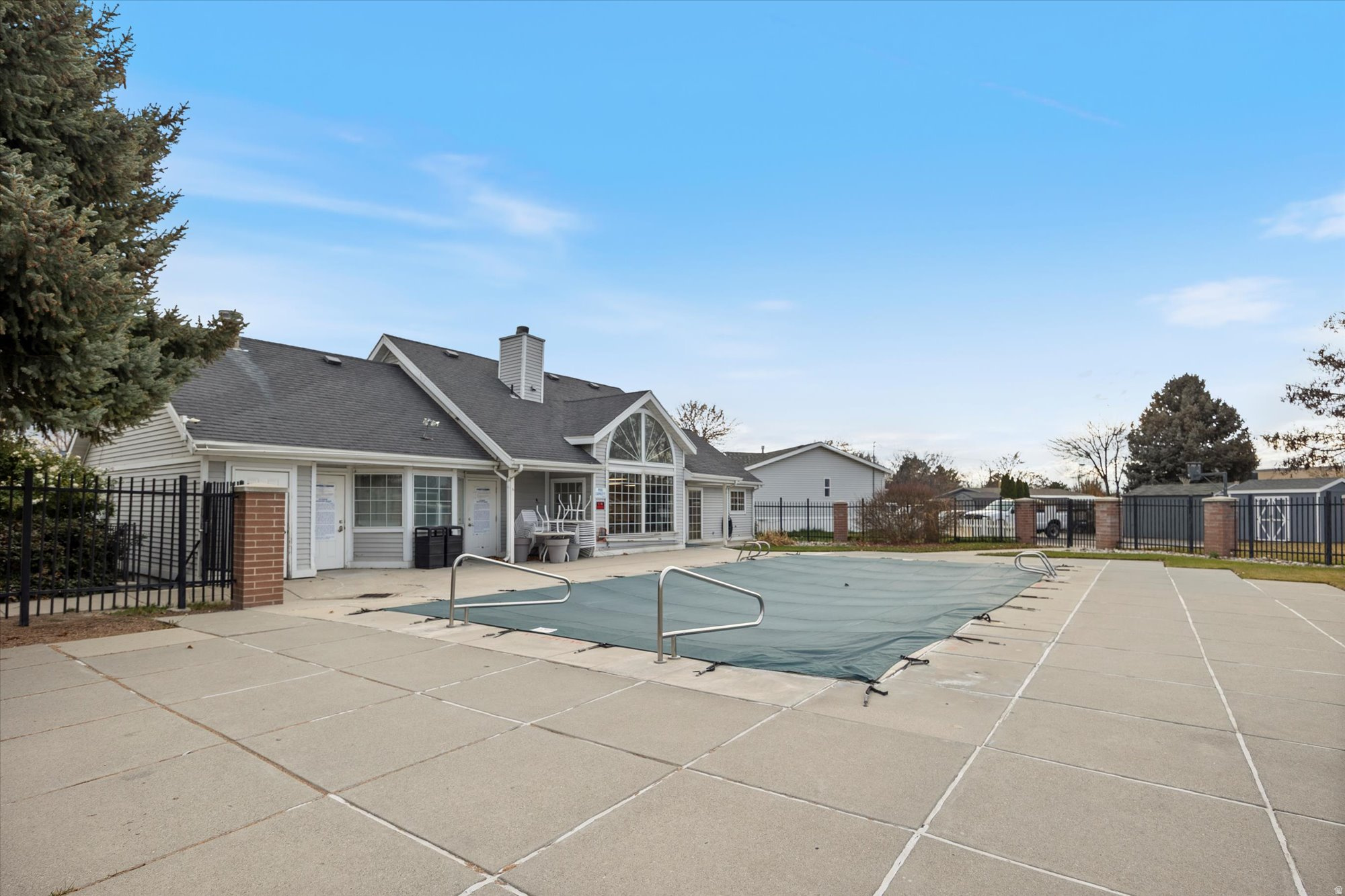 CRESCENTWOOD VILLAGE - Residential