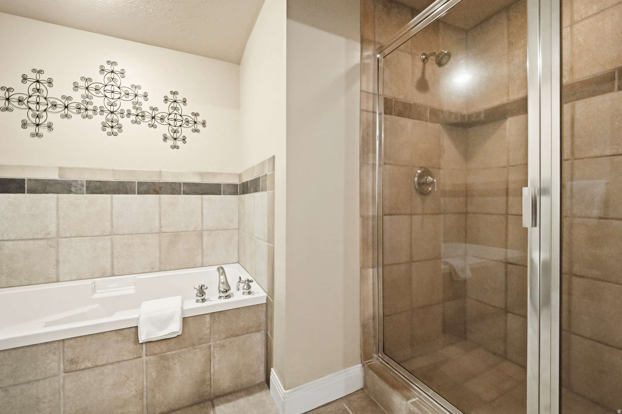 TOWN POINTE - Residential Lease