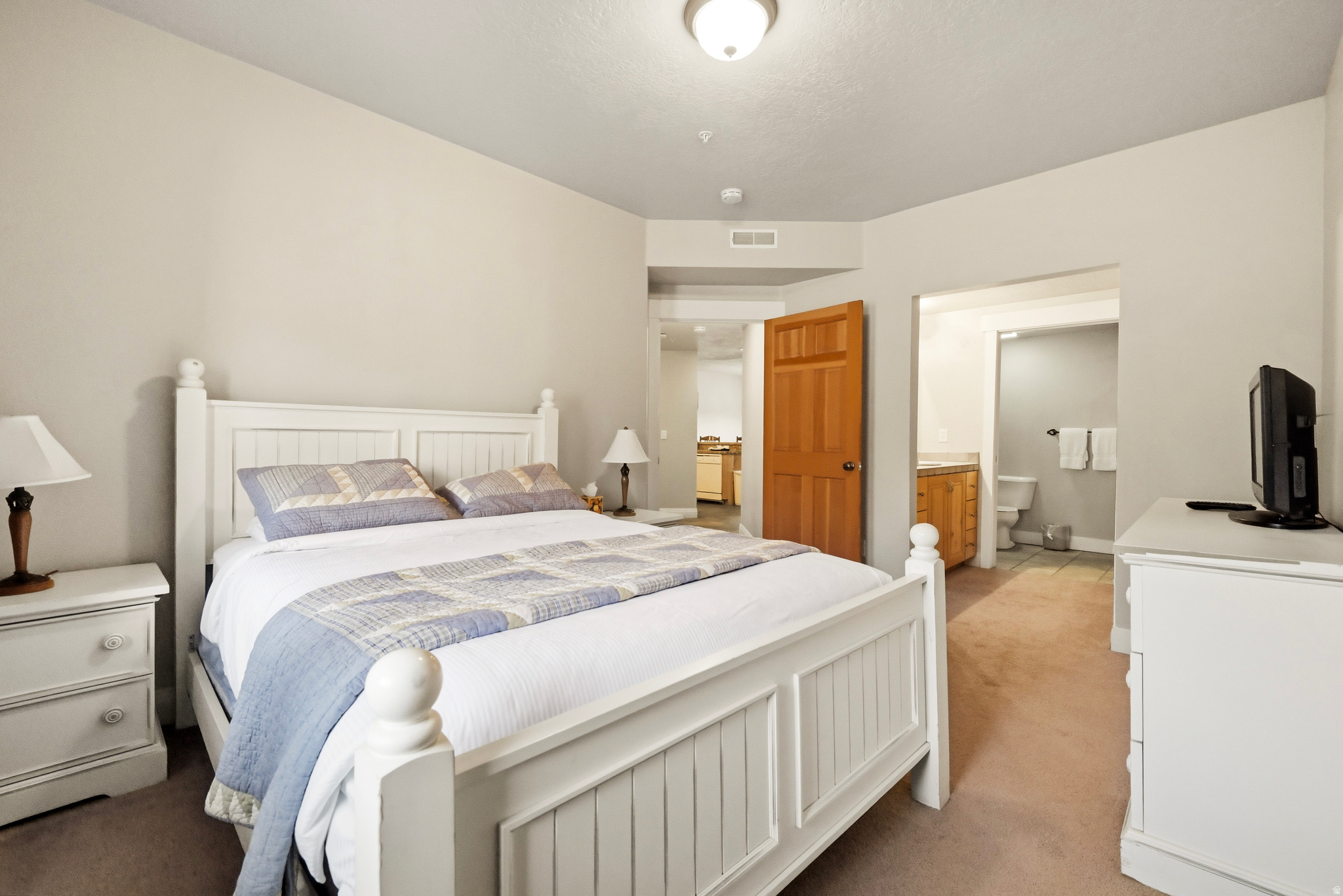 TOWN POINTE - Residential Lease