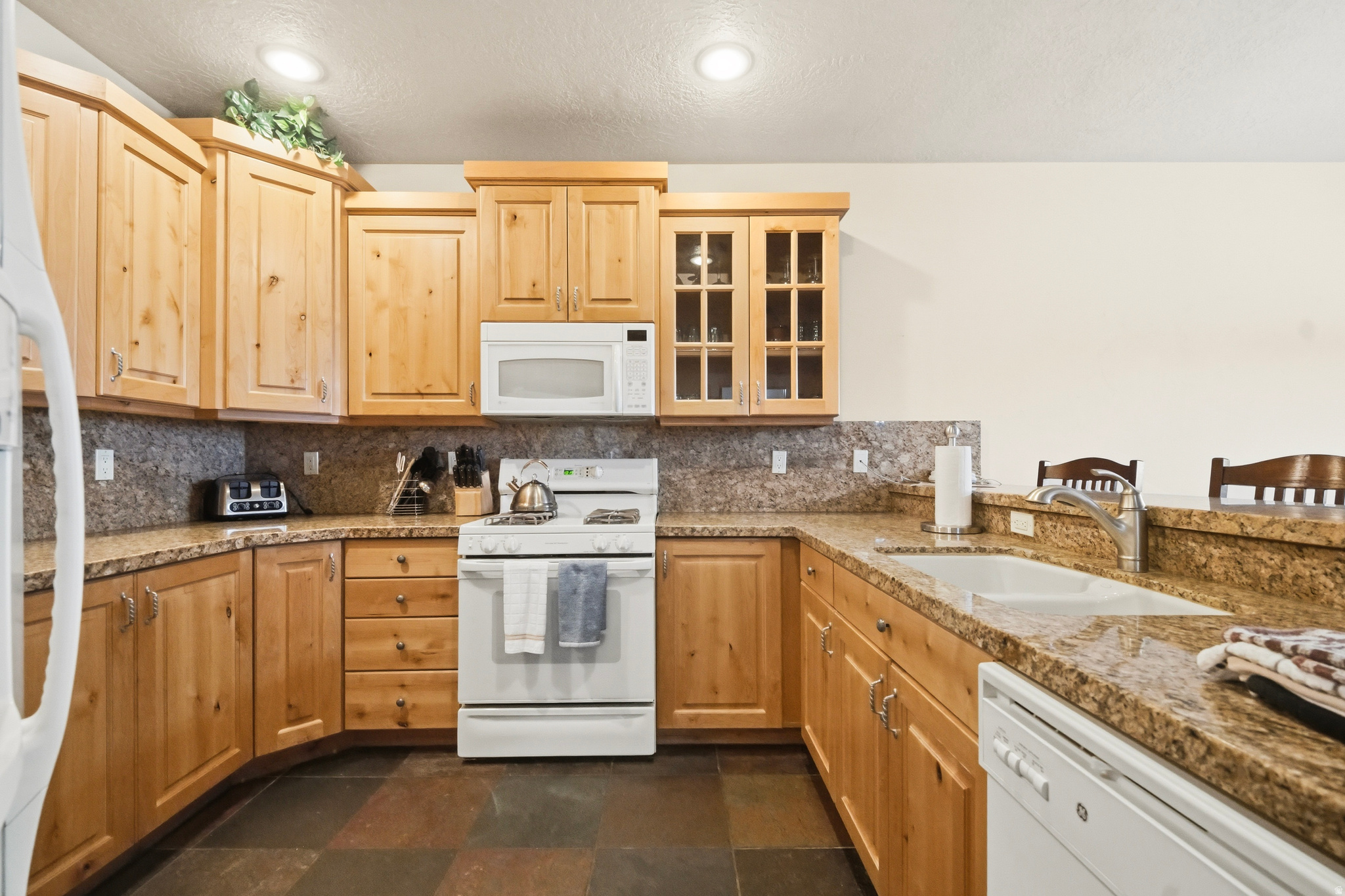 TOWN POINTE - Residential Lease