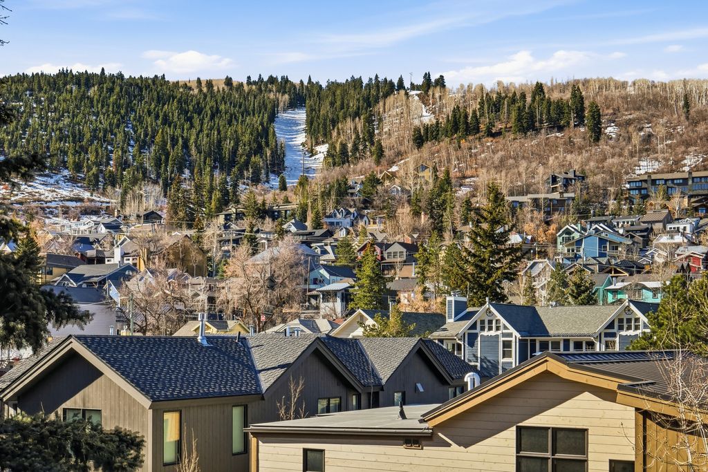 Photo of 1000 PARK AVE #C203, Park City, UT 84060 (MLS # 2143825)