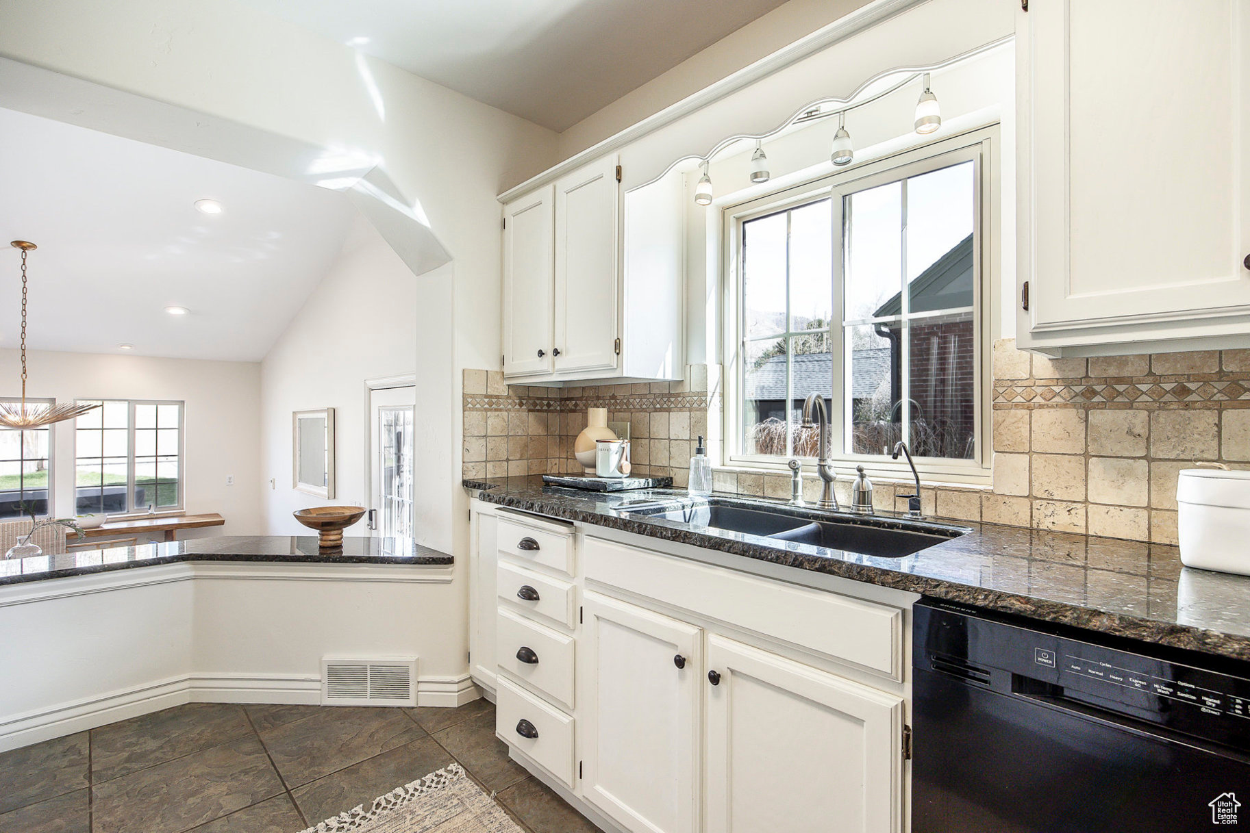 2065 E 900, Salt Lake City, Utah image 18