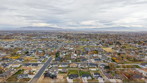 Tiny photo for 897 N MAIN ST ST, Mapleton, UT 84664 (MLS # 2125092)