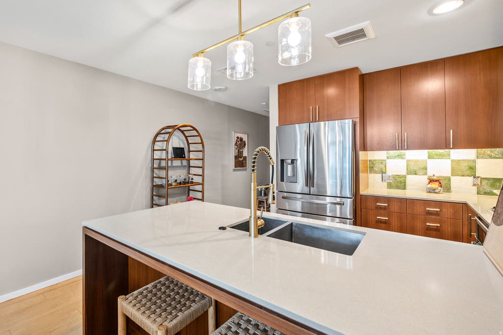 Photo of 35 E 100 ST S #408, Salt Lake City, UT 84111 (MLS # 2179268)
