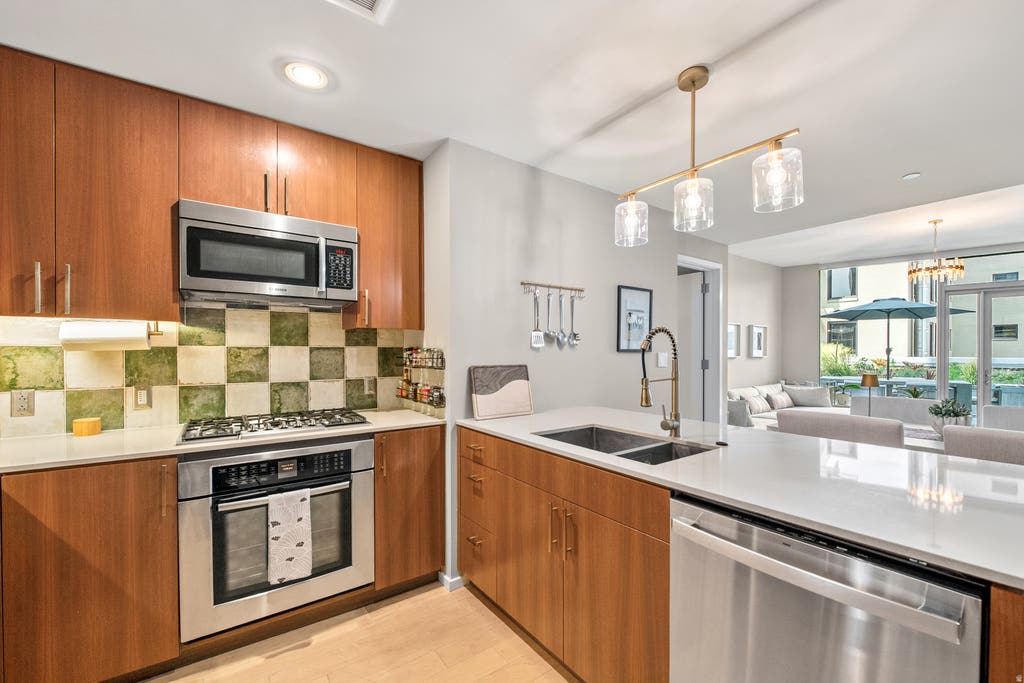 Photo of 35 E 100 ST S #408, Salt Lake City, UT 84111 (MLS # 2179268)