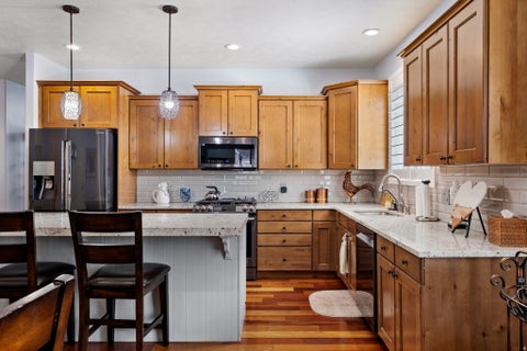 Tiny photo for 11508 S HARVEST RAIN AVE, South Jordan, UT 84009 (MLS # 2158774)