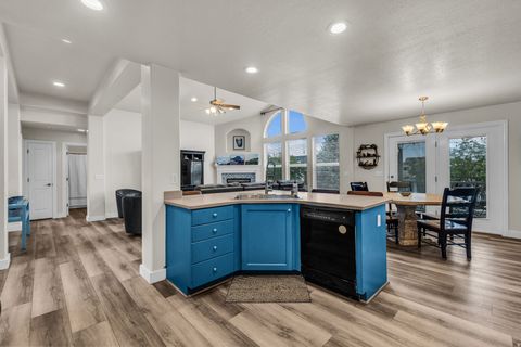 Tiny photo for 1536 W MISTY BREEZE CIR S, Kaysville, UT 84037 (MLS # 2159142)