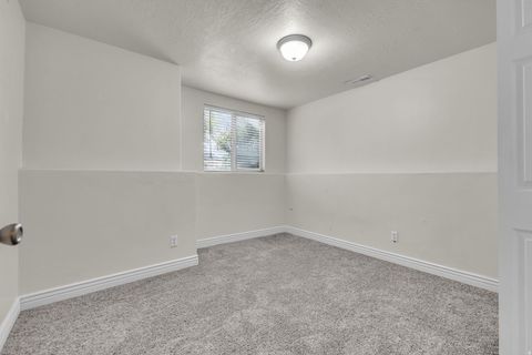 Tiny photo for 1536 W MISTY BREEZE CIR S, Kaysville, UT 84037 (MLS # 2159142)