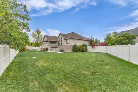 Tiny photo for 1536 W MISTY BREEZE CIR S, Kaysville, UT 84037 (MLS # 2159142)
