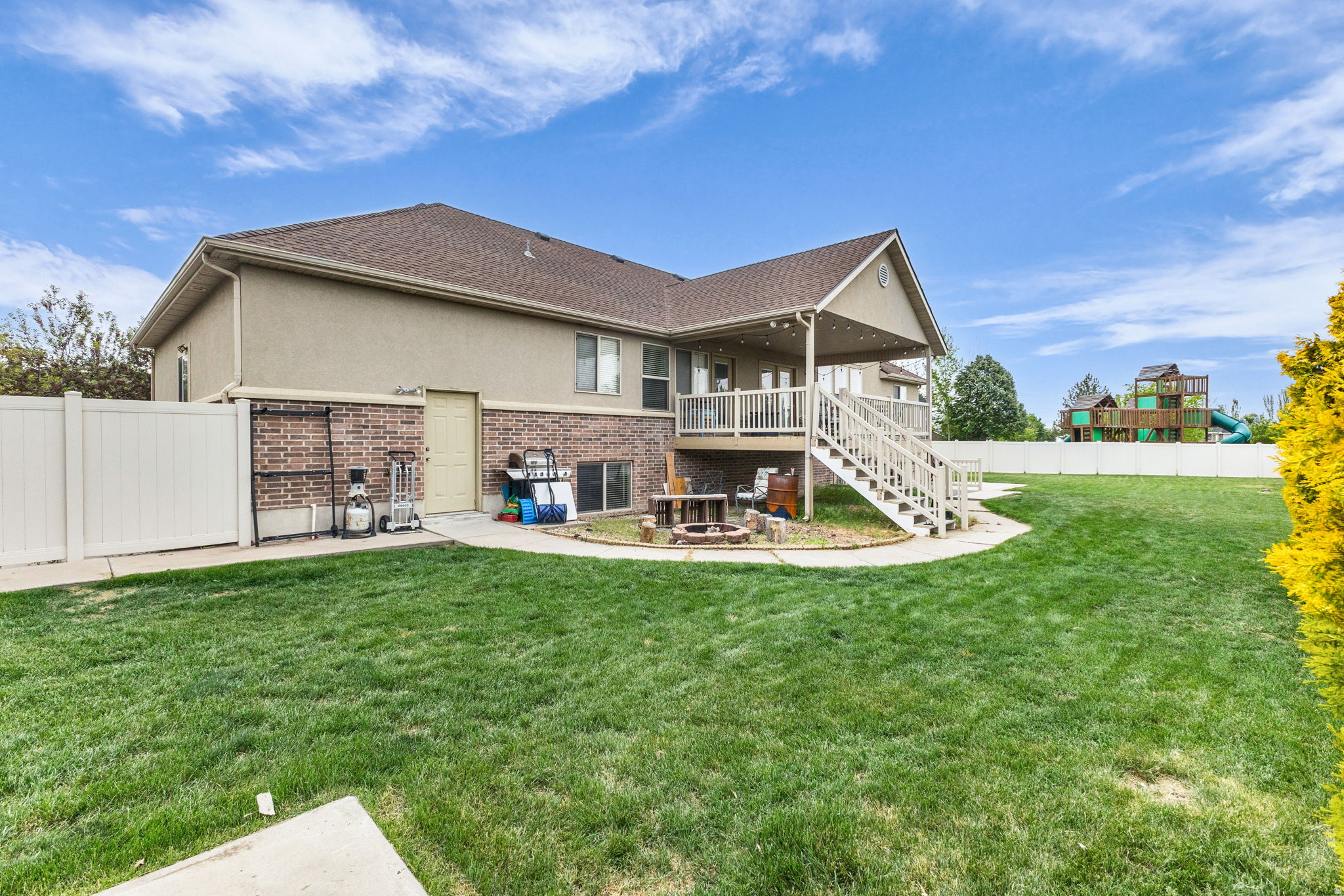 MOUNTAIN VISTAS - Residential
