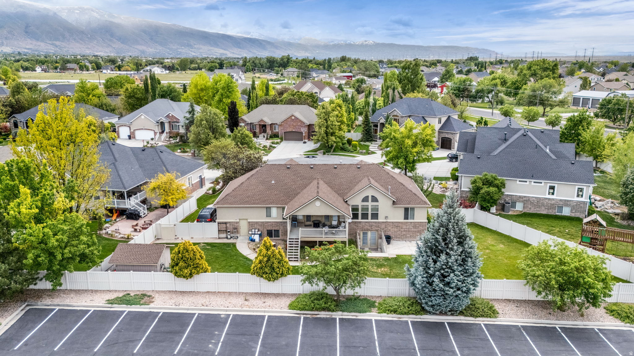 MOUNTAIN VISTAS - Residential