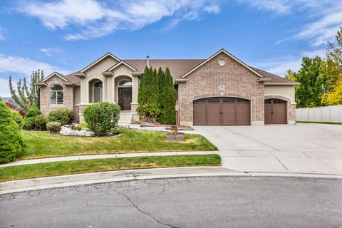Photo of 1536 W MISTY BREEZE CIR S, Kaysville, UT 84037 (MLS # 2159142)