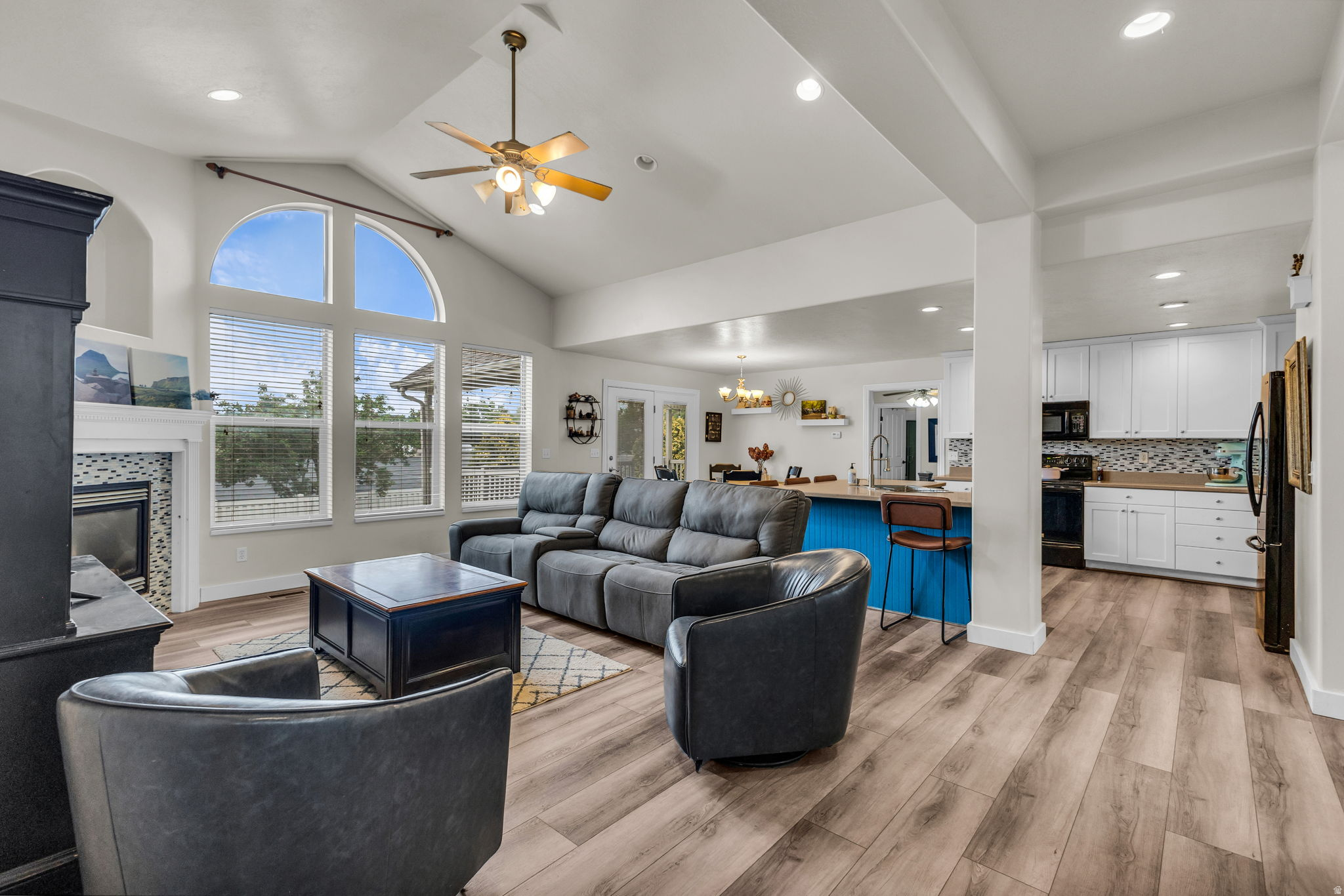 MOUNTAIN VISTAS - Residential