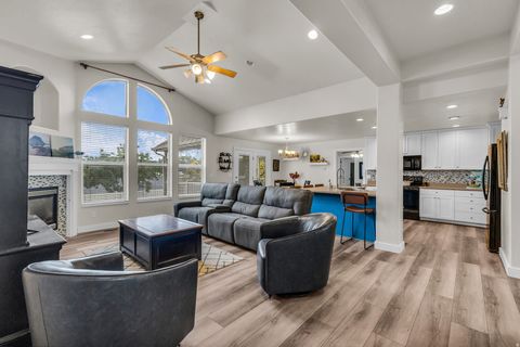 Tiny photo for 1536 W MISTY BREEZE CIR S, Kaysville, UT 84037 (MLS # 2159142)
