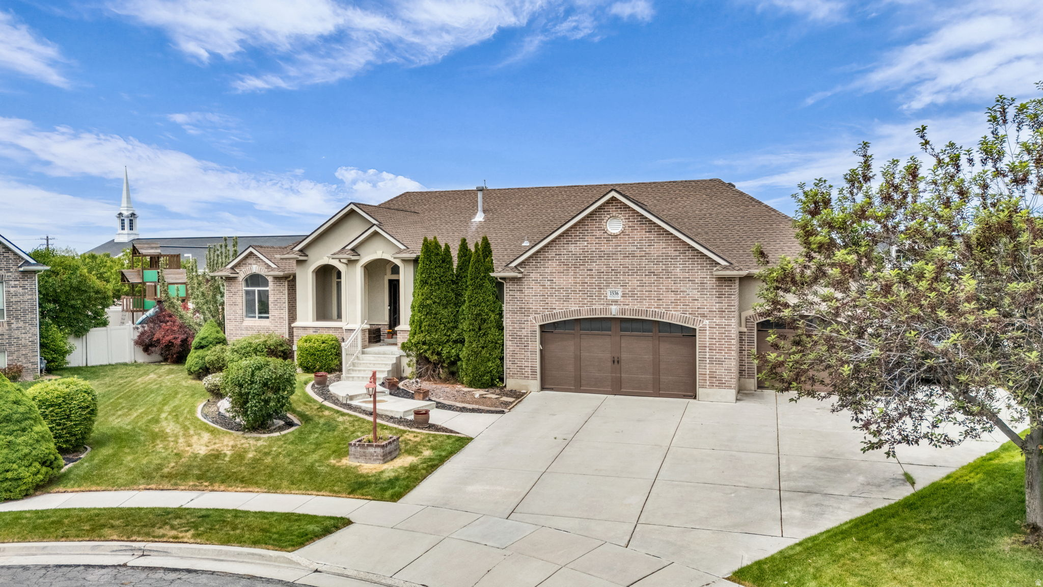 MOUNTAIN VISTAS - Residential