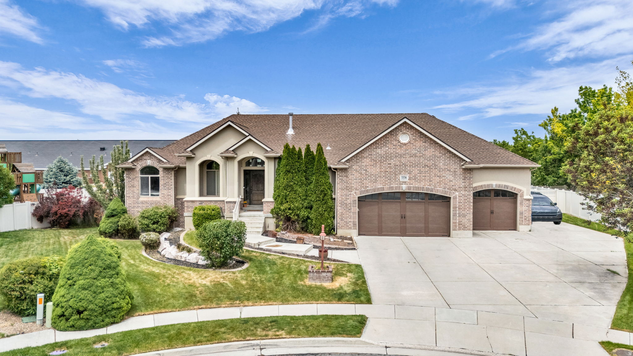 MOUNTAIN VISTAS - Residential