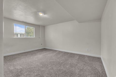 Tiny photo for 1536 W MISTY BREEZE CIR S, Kaysville, UT 84037 (MLS # 2159142)