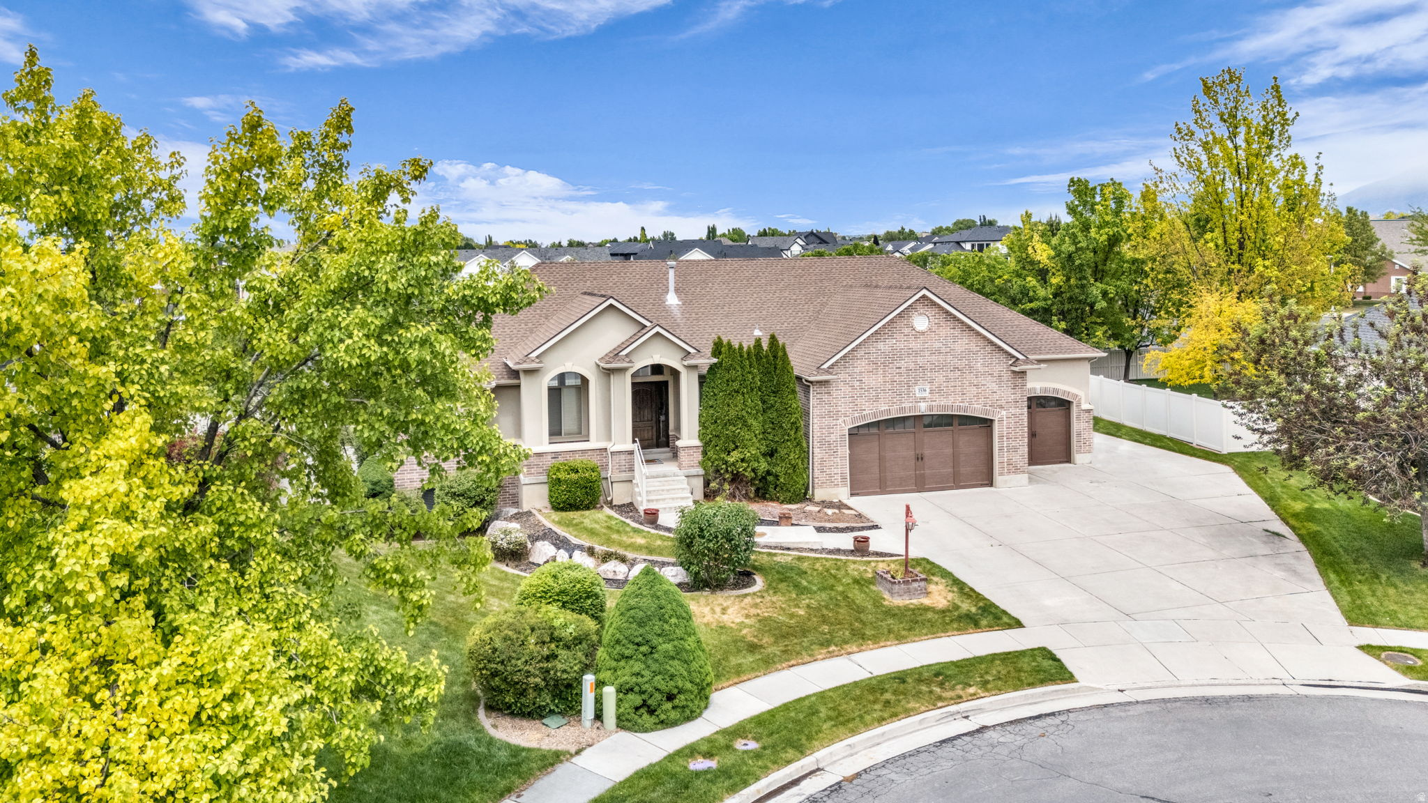 MOUNTAIN VISTAS - Residential