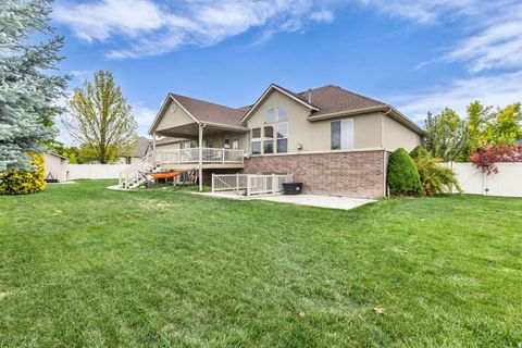 Tiny photo for 1536 W MISTY BREEZE CIR S, Kaysville, UT 84037 (MLS # 2159142)