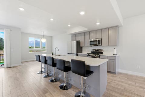 Townhouse For Sale - 996 W 360<br/> American Fork, UT 84003