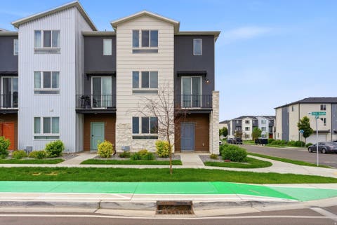 Townhouse For Sale - 996 W 360<br/> American Fork, UT 84003