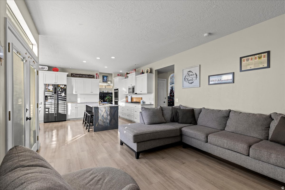 SOUTH WILLOW - Residential