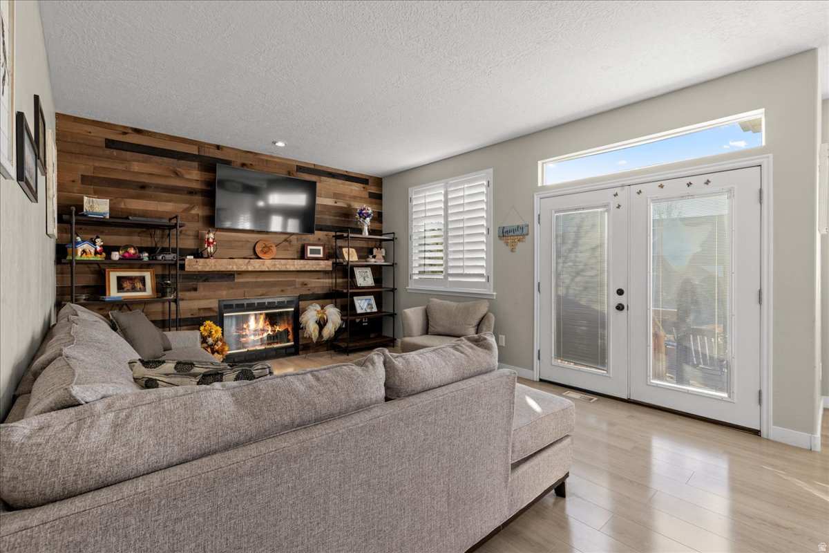 SOUTH WILLOW - Residential