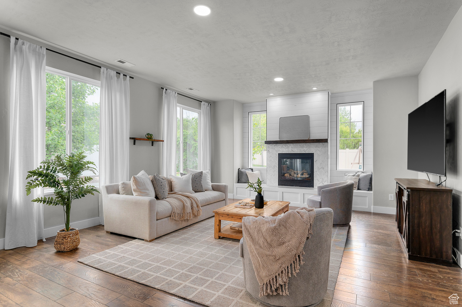 2258 W Falconer Cir, Farmington, Utah image 4