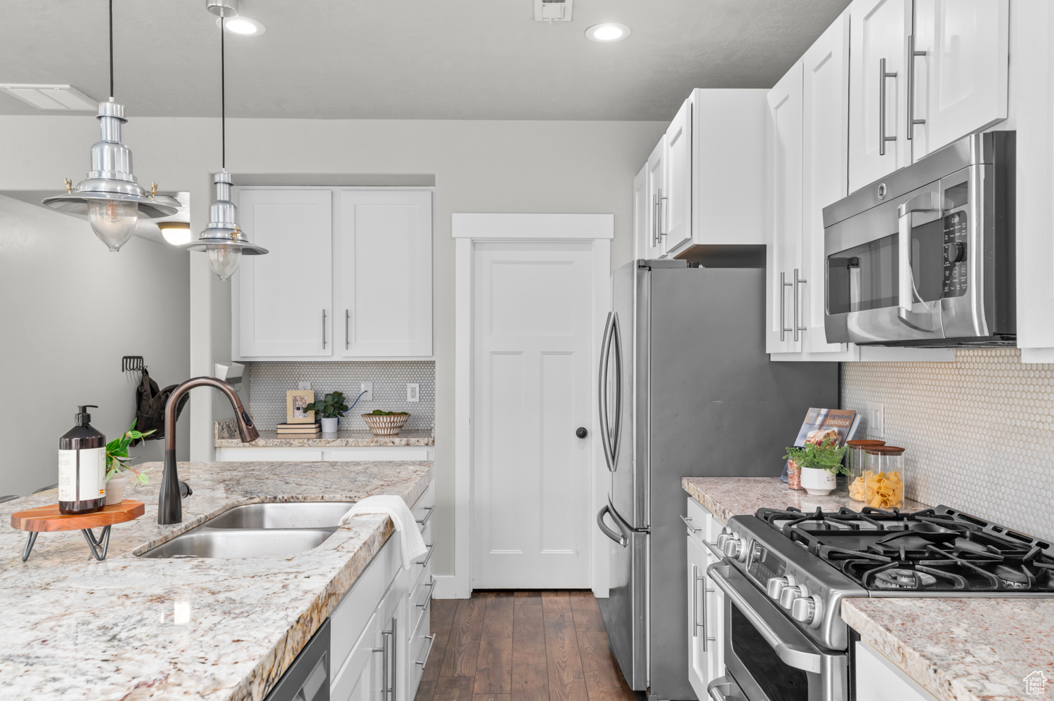 2258 W Falconer Cir, Farmington, Utah image 9