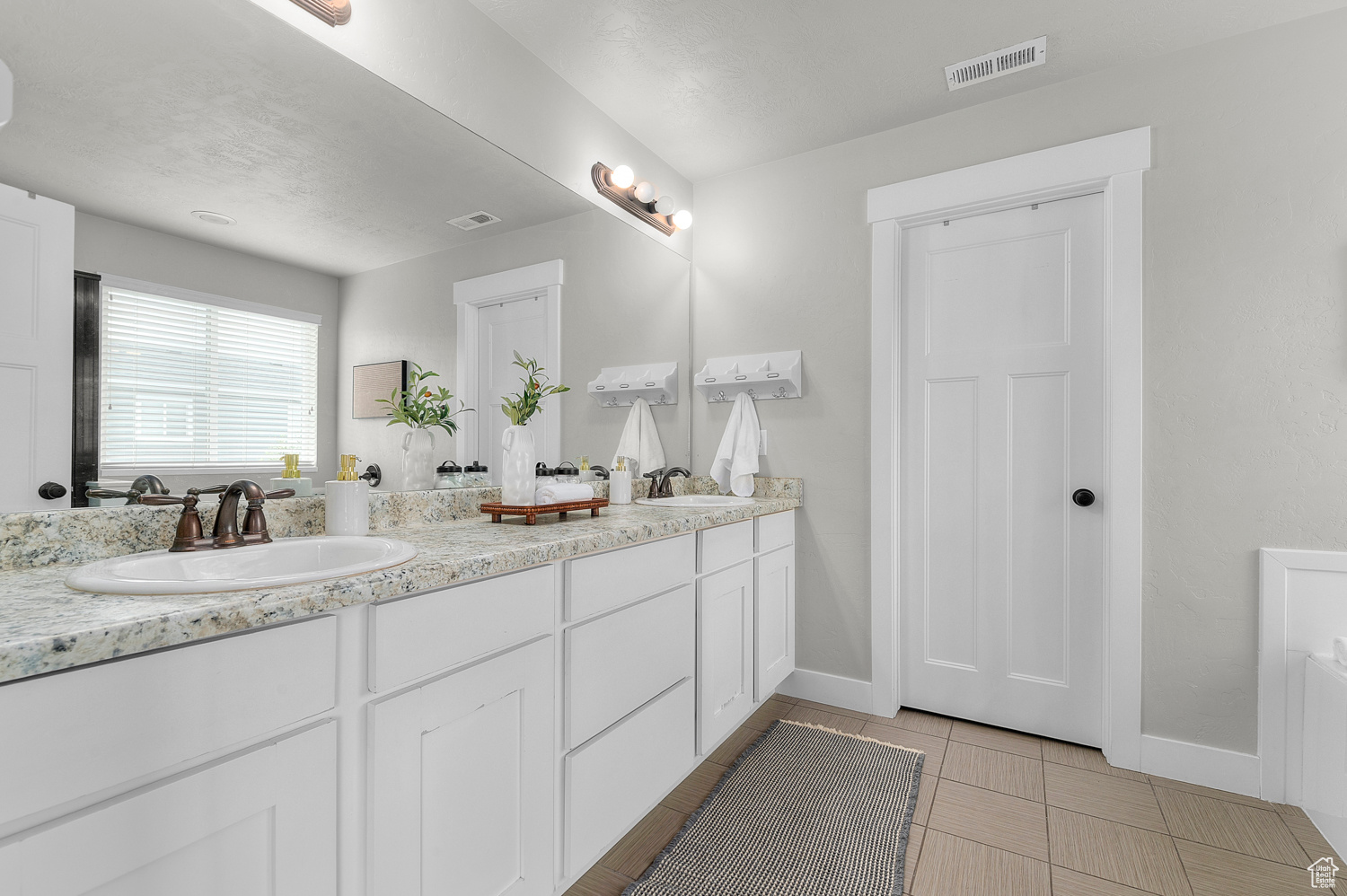 2258 W Falconer Cir, Farmington, Utah image 13