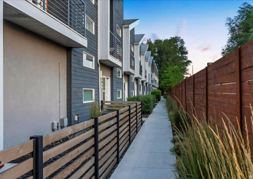 Photo of 449 N BEAUMONT CT E, Salt Lake City, UT 84116 (MLS # 2143185)